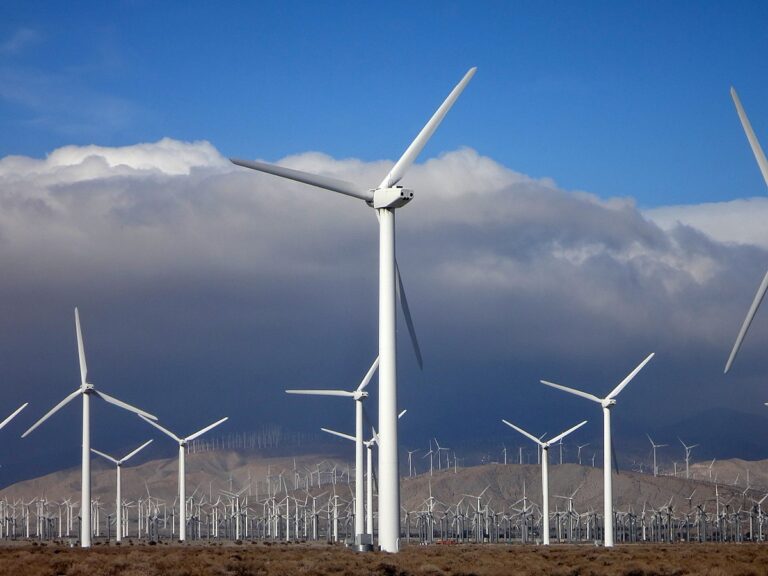 Torque wrench uses in the renewable energy industry